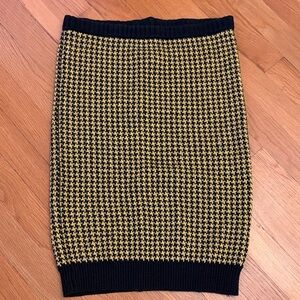 GENERRA Black and Gold Pencil Skirt